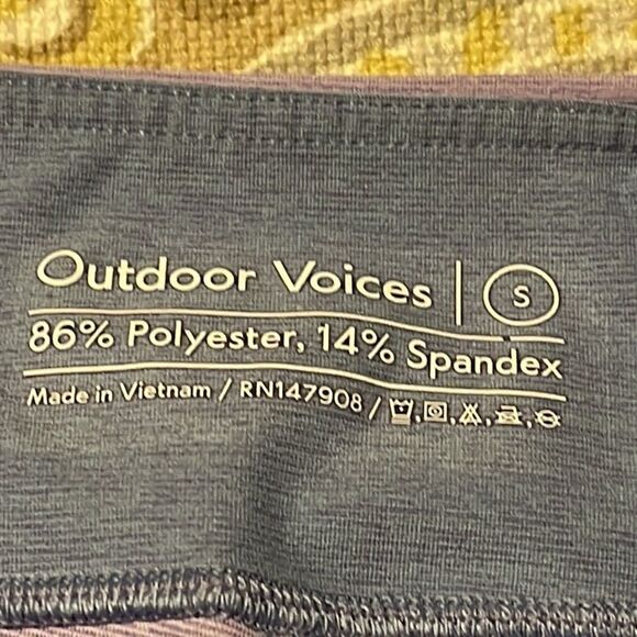 Outdoor Voices Color-Block 7/8 Leggings - Picture 4 of 4